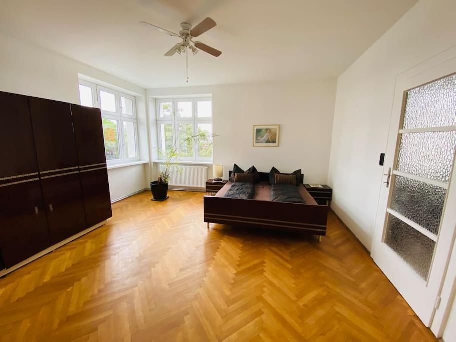 Appartement Herrenhaus Hoeniger Flughafen 11min/wienmitte 12min