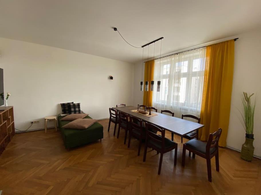 Apartment Herrenhaus Hoeniger Flughafen 11min/wienmitte 12min Wien